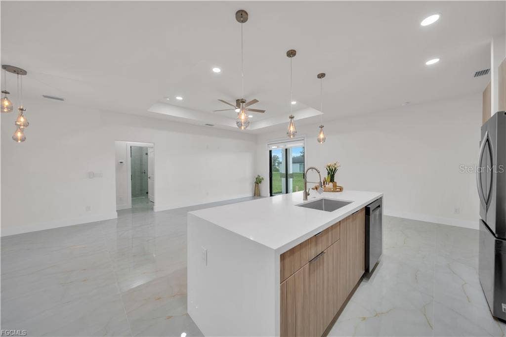 1909 NE 19TH PL, Cape Coral, FL 33909