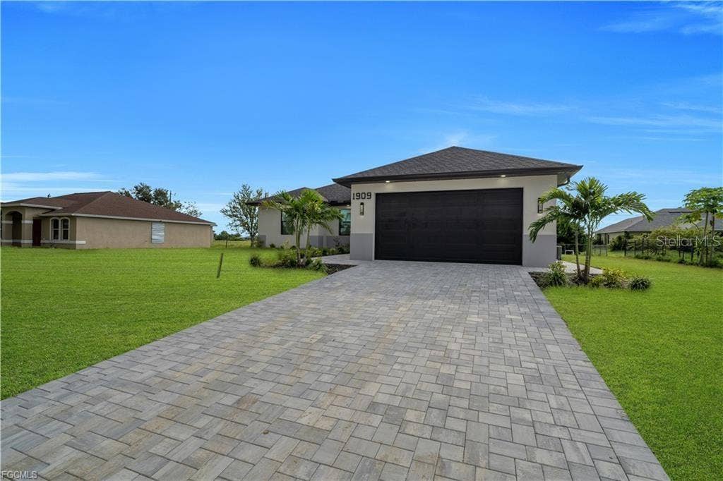 1909 NE 19TH PL, Cape Coral, FL 33909