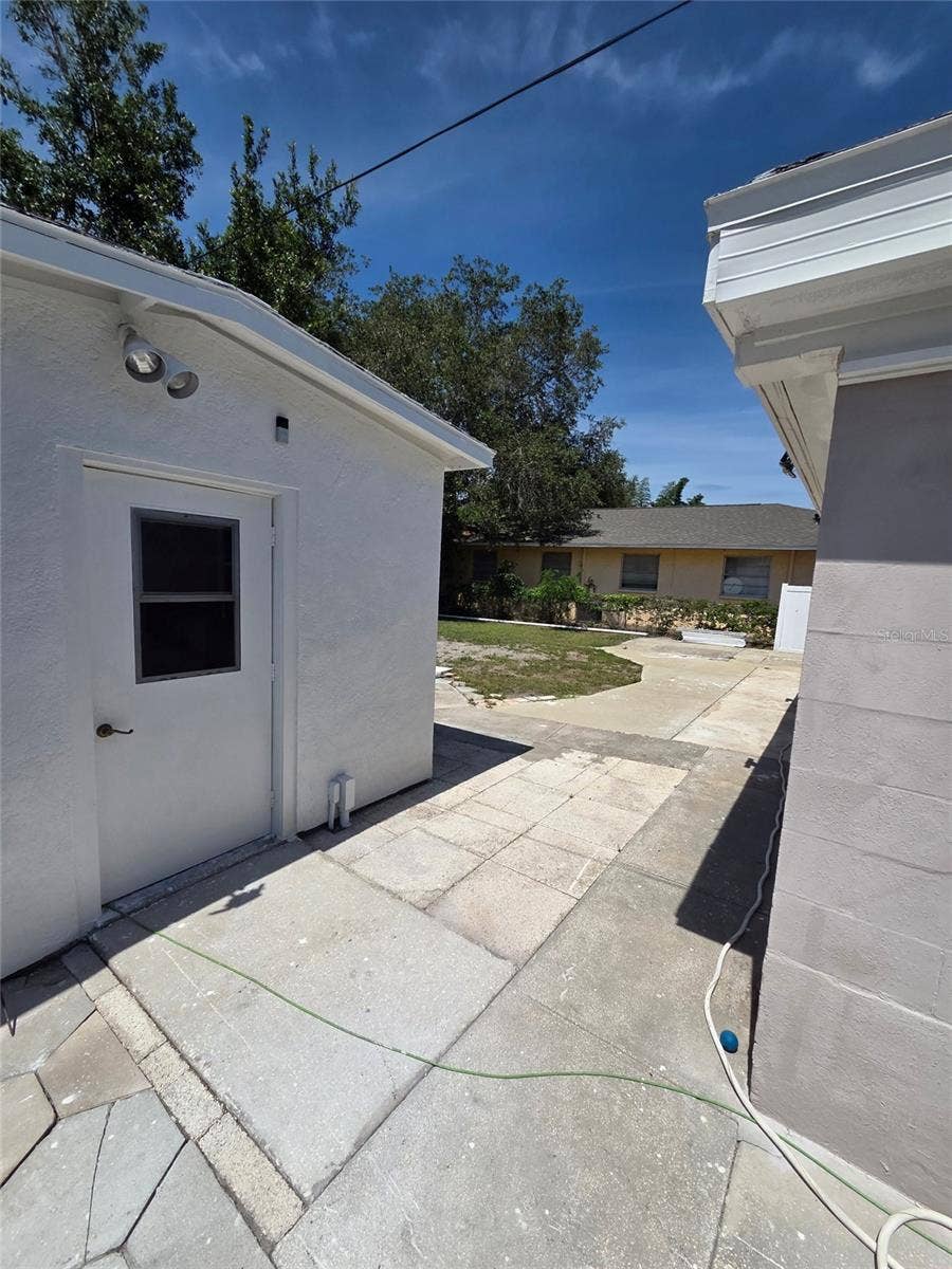 8205 48TH AVENUE N, St Petersburg, FL 33709