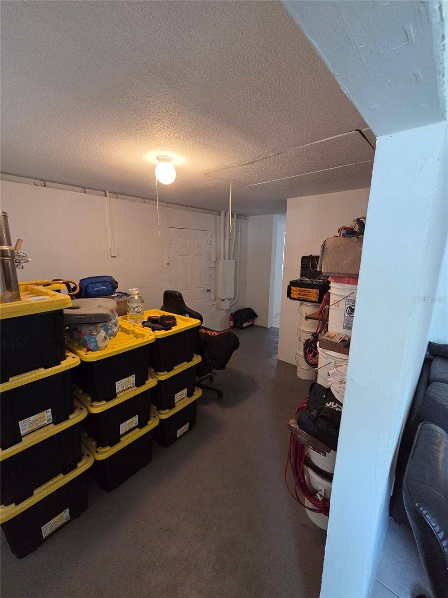 8205 48TH AVENUE N, St Petersburg, FL 33709