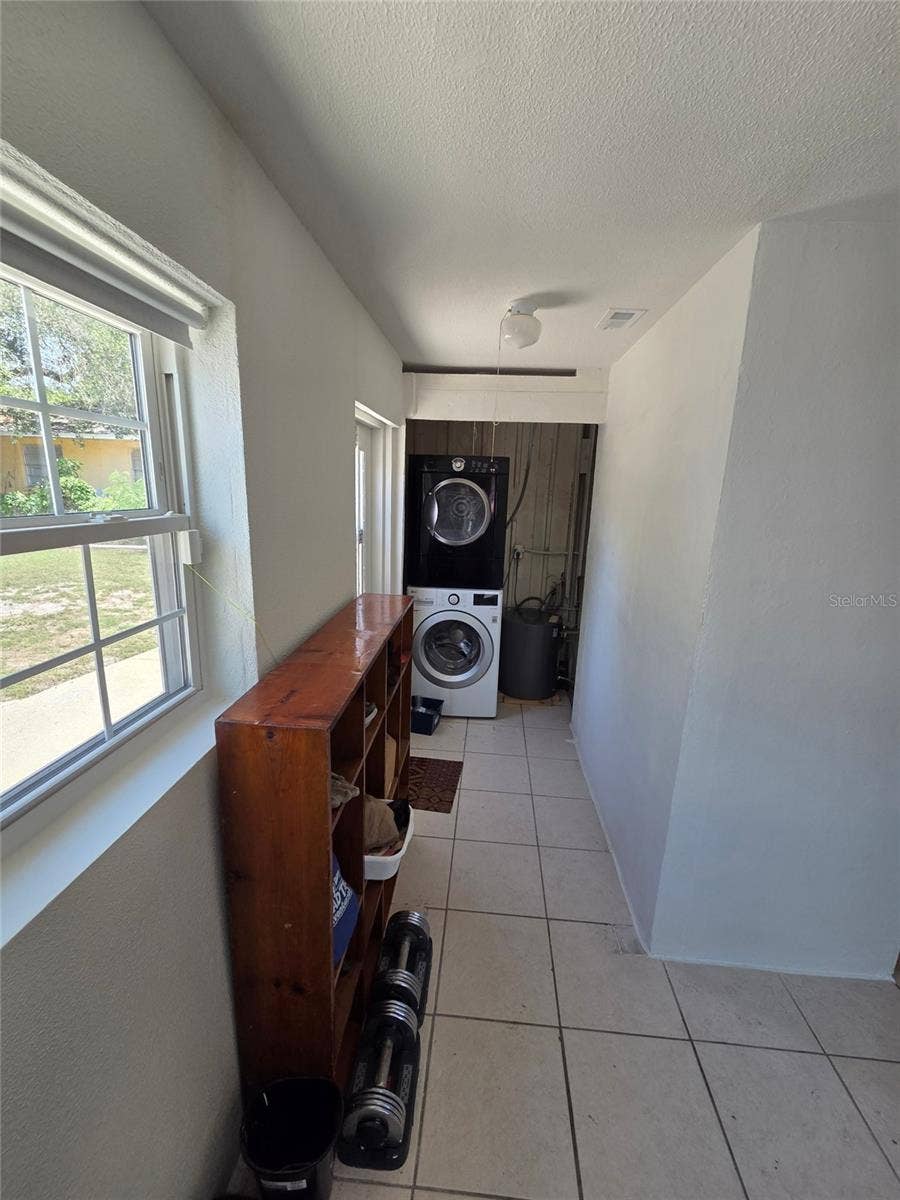 8205 48TH AVENUE N, St Petersburg, FL 33709