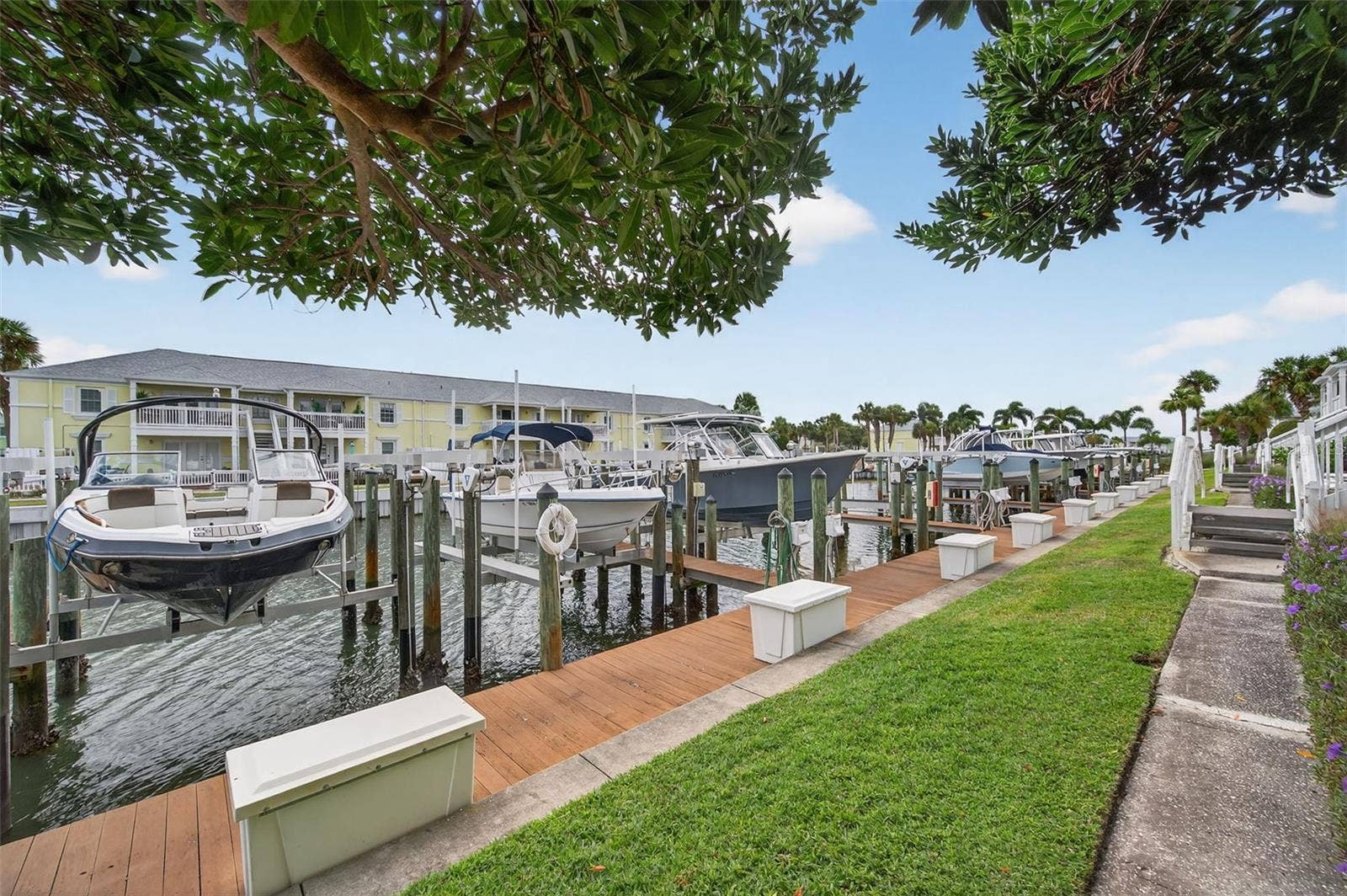 4924 BEACH DRIVE SE, #F, St Petersburg, FL 33705