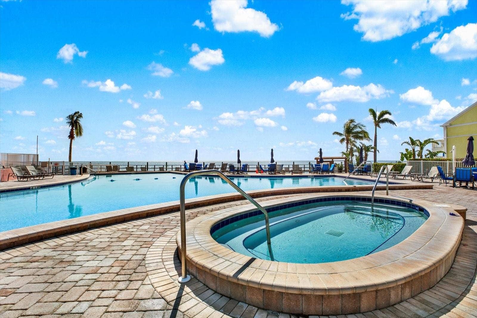 4924 BEACH DRIVE SE, #F, St Petersburg, FL 33705
