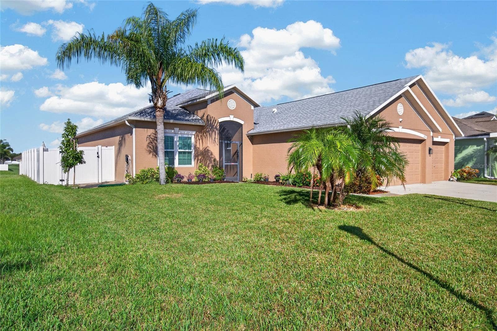 13113 GRAHAM YARDEN DRIVE, Riverview, FL 33579 13113 GRAHAM YARDEN DRIVE, Riverview, FL 33579