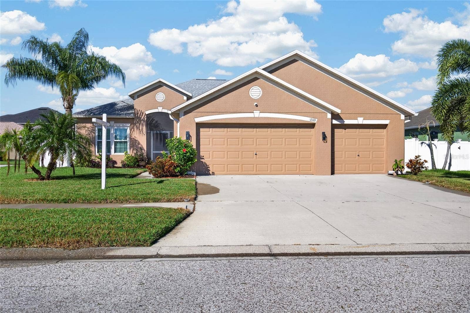 13113 GRAHAM YARDEN DRIVE, Riverview, FL 33579 13113 GRAHAM YARDEN DRIVE, Riverview, FL 33579