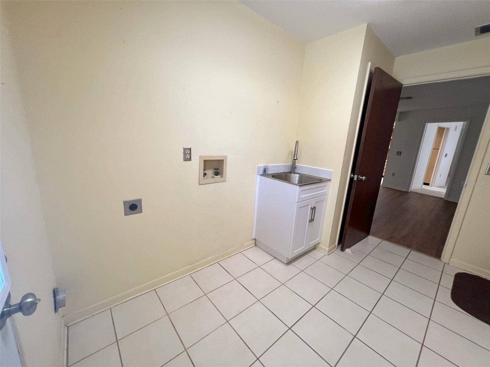 8536 CESSNA DRIVE, New Port Richey, FL 34654