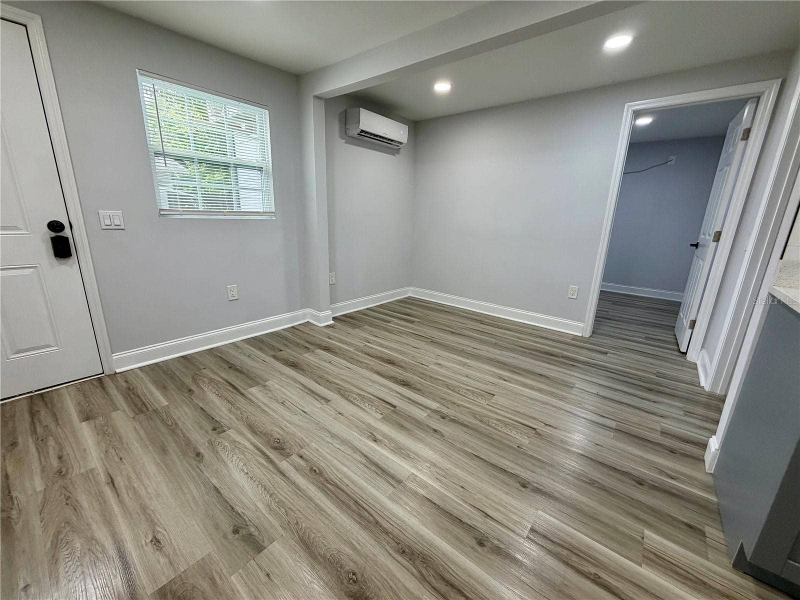 1021 E CAYUGA STREET, Tampa, FL 33603