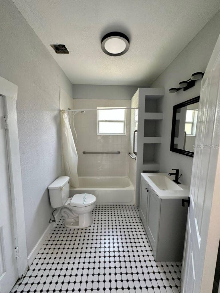 1021 E CAYUGA STREET, Tampa, FL 33603