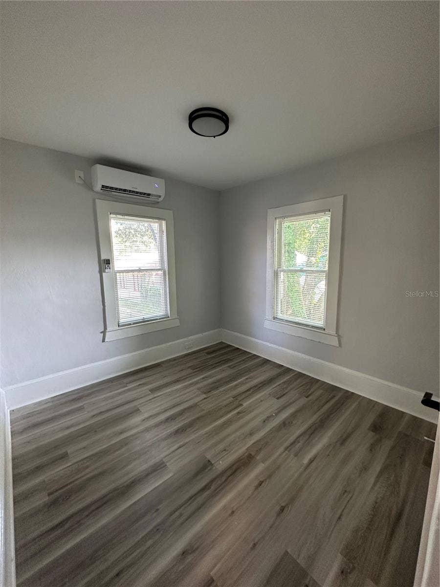 1021 E CAYUGA STREET, Tampa, FL 33603