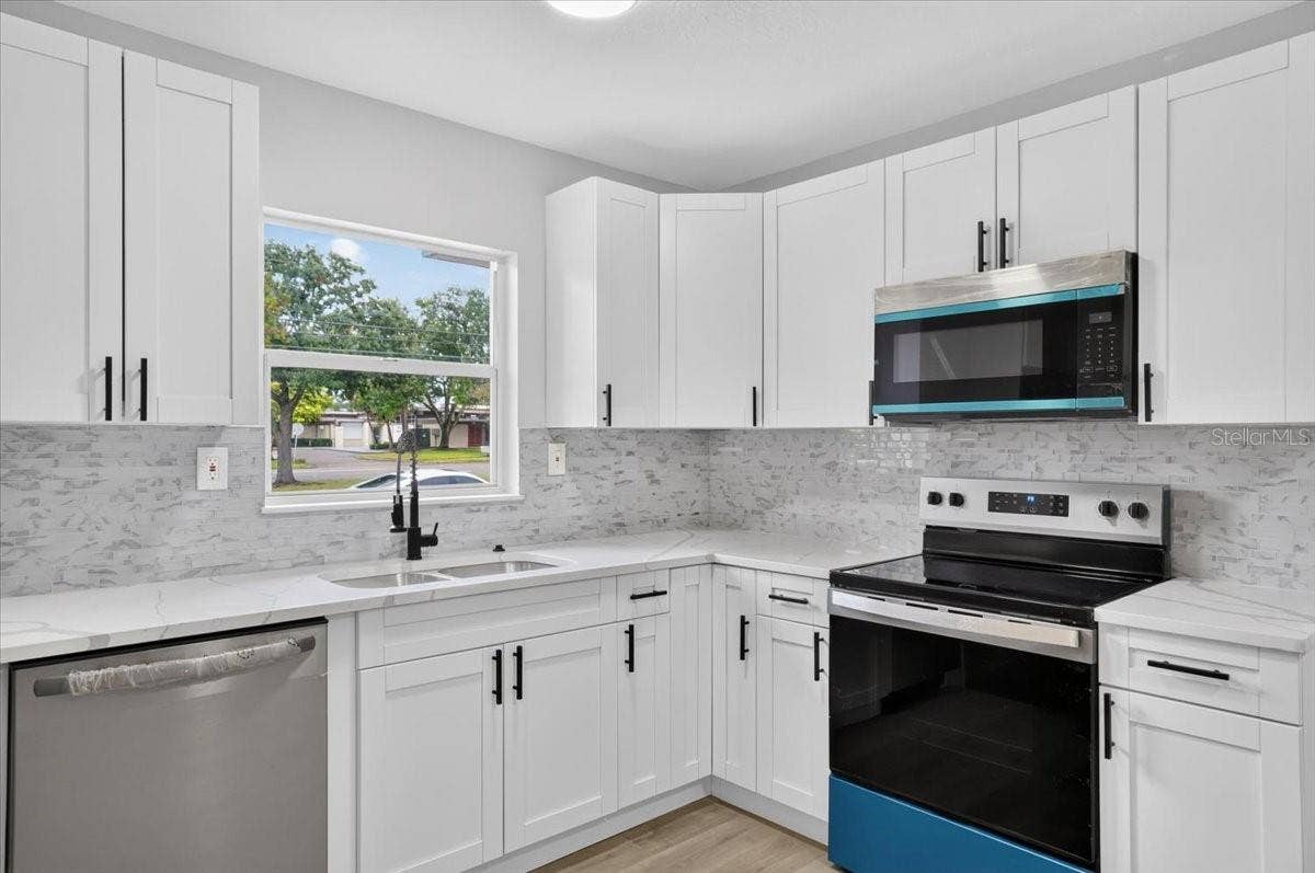 6810 DR MARTIN LUTHER KING JR STREET N, St Petersburg, FL 33702