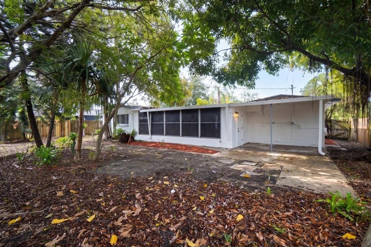 6810 DR MARTIN LUTHER KING JR STREET N, St Petersburg, FL 33702