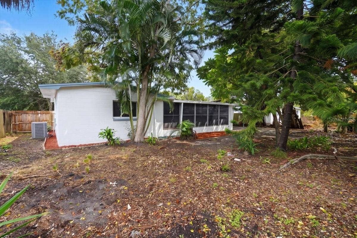 6810 DR MARTIN LUTHER KING JR STREET N, St Petersburg, FL 33702