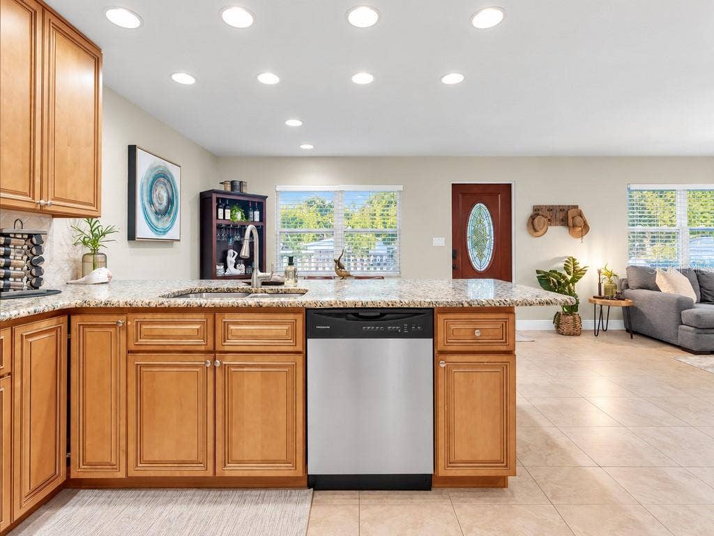 Kitchen & Living room open floor