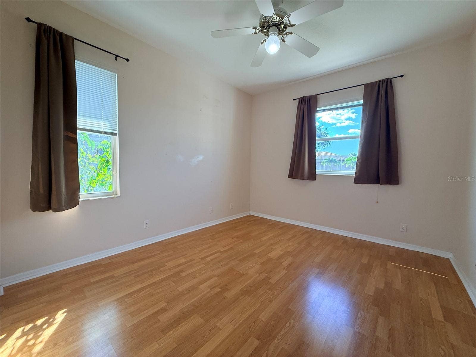 5829 CARRIAGE DRIVE, Sarasota, FL 34243 5829 CARRIAGE DRIVE, Sarasota, FL 34243