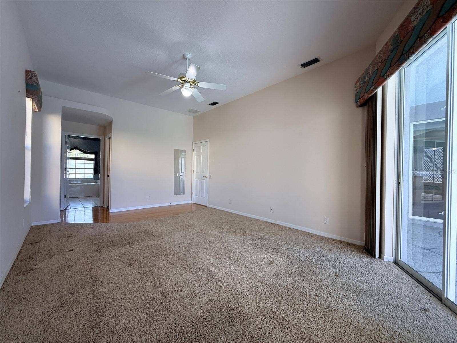 5829 CARRIAGE DRIVE, Sarasota, FL 34243 5829 CARRIAGE DRIVE, Sarasota, FL 34243