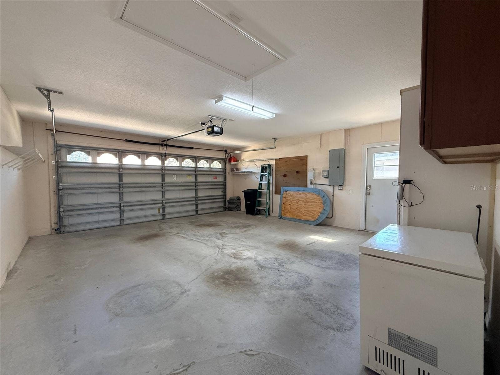 5829 CARRIAGE DRIVE, Sarasota, FL 34243 Garage