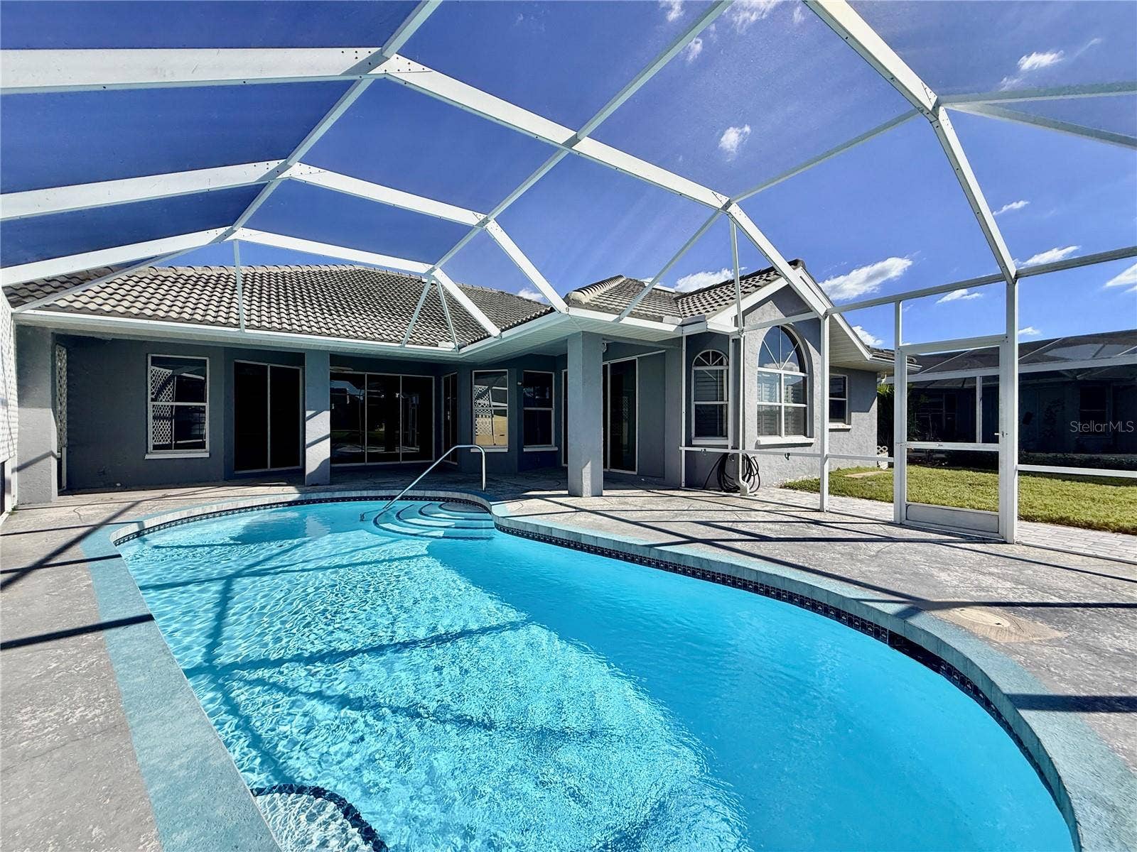 5829 CARRIAGE DRIVE, Sarasota, FL 34243 Private Pool