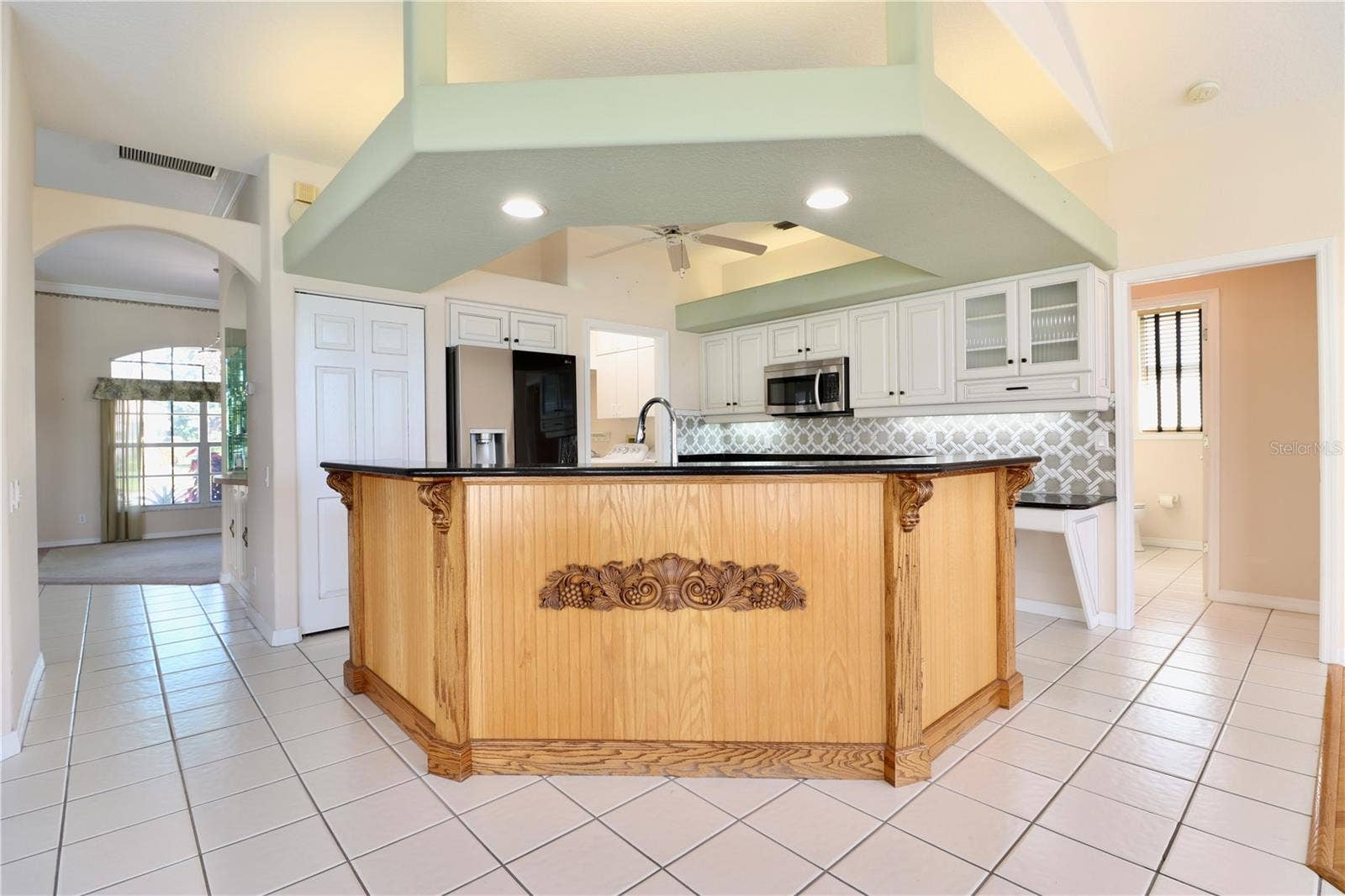 5829 CARRIAGE DRIVE, Sarasota, FL 34243 Kitchen