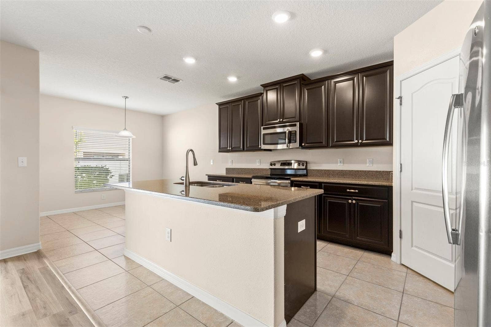 2719 GARDEN FALLS DRIVE, Brandon, FL 33511 2719 GARDEN FALLS DRIVE, Brandon, FL 33511
