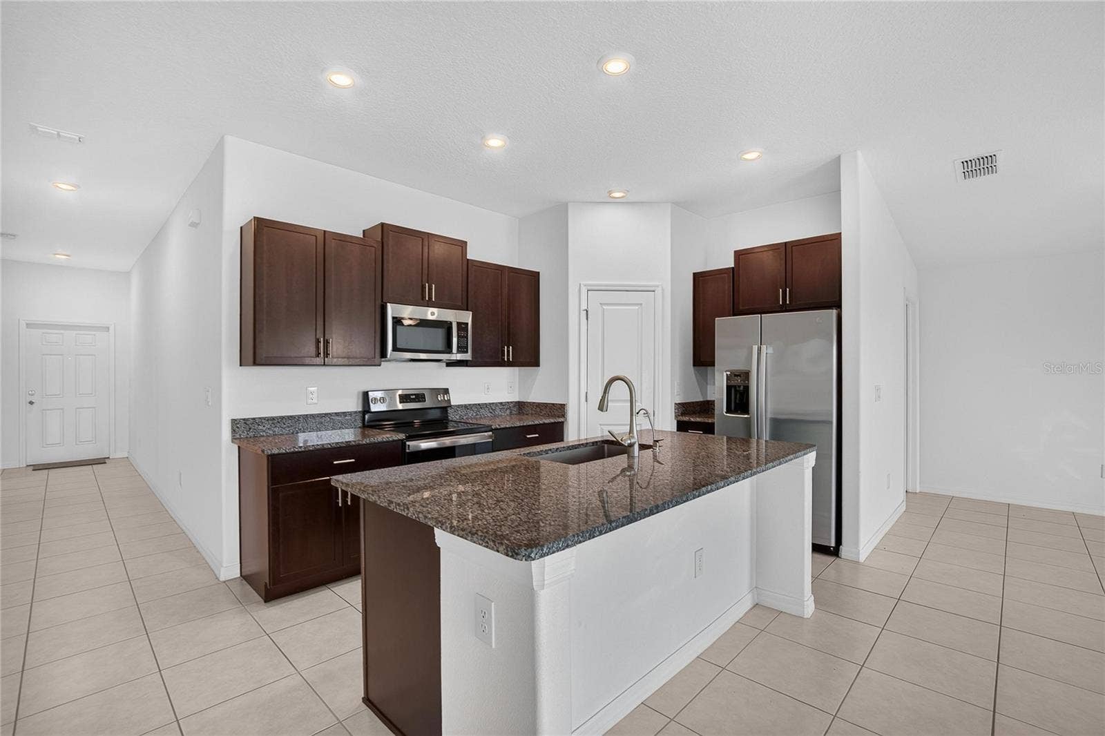 5487 BLUE AZURE DRIVE, Wimauma, FL 33598 5487 BLUE AZURE DRIVE, Wimauma, FL 33598