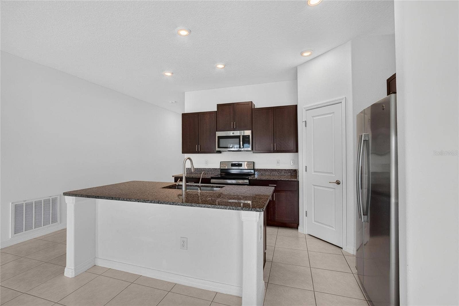 5487 BLUE AZURE DRIVE, Wimauma, FL 33598 5487 BLUE AZURE DRIVE, Wimauma, FL 33598