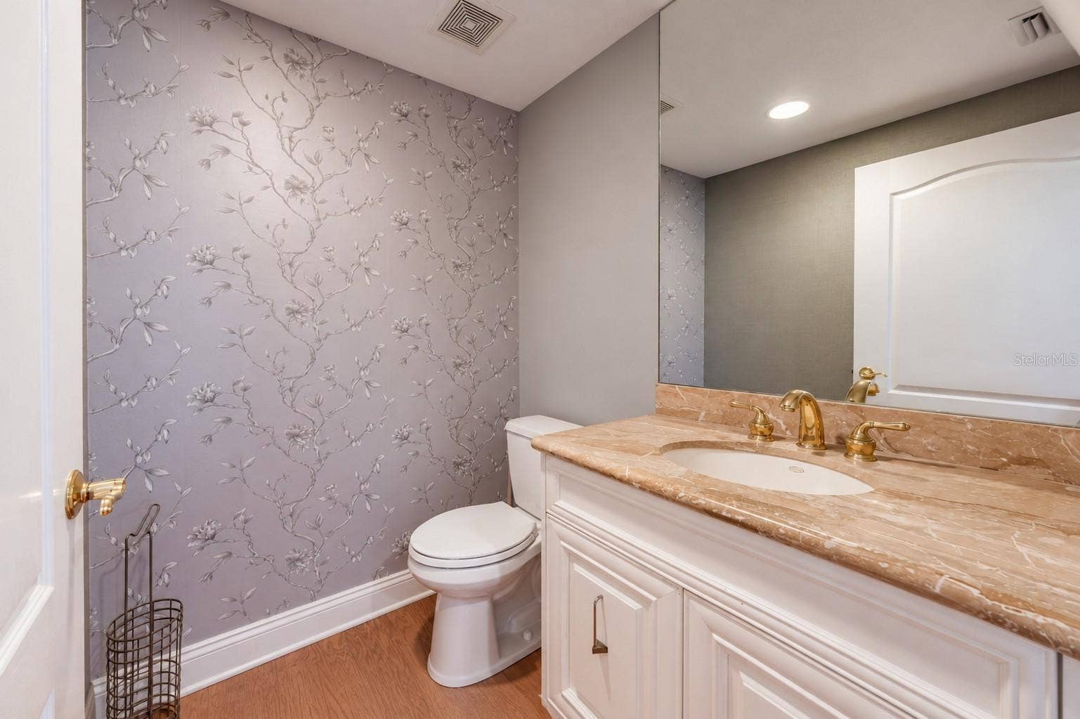 10 PAPAYA STREET, #1006, Clearwater, FL 33767 10 PAPAYA STREET, #1006, Clearwater, FL 33767