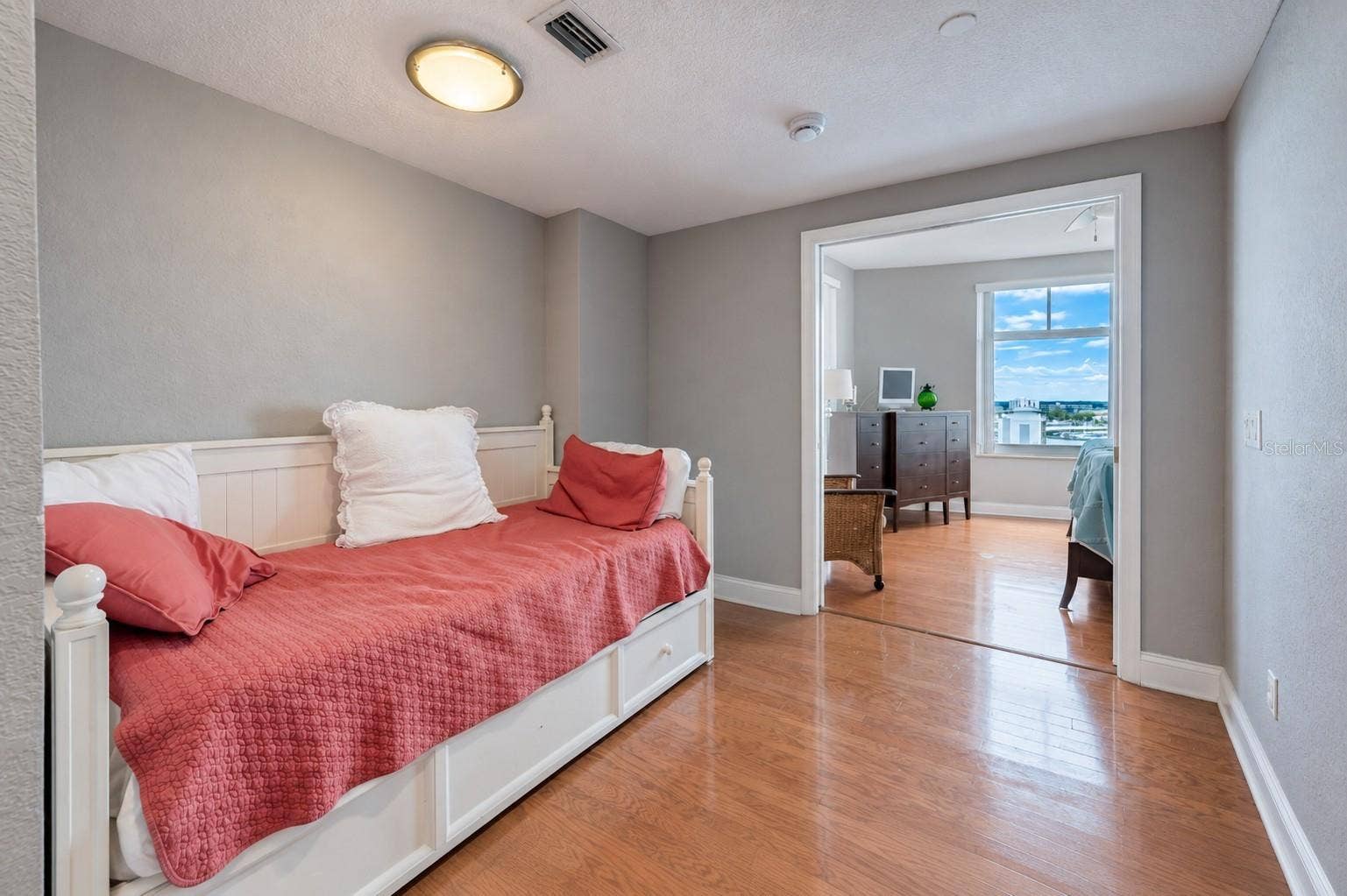 10 PAPAYA STREET, #1006, Clearwater, FL 33767 10 PAPAYA STREET, #1006, Clearwater, FL 33767