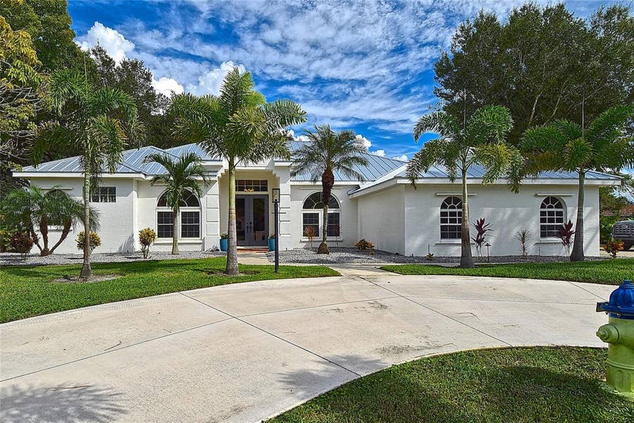 Property photo for 8309 MISTY LAKE CIRCLE, Sarasota, FL