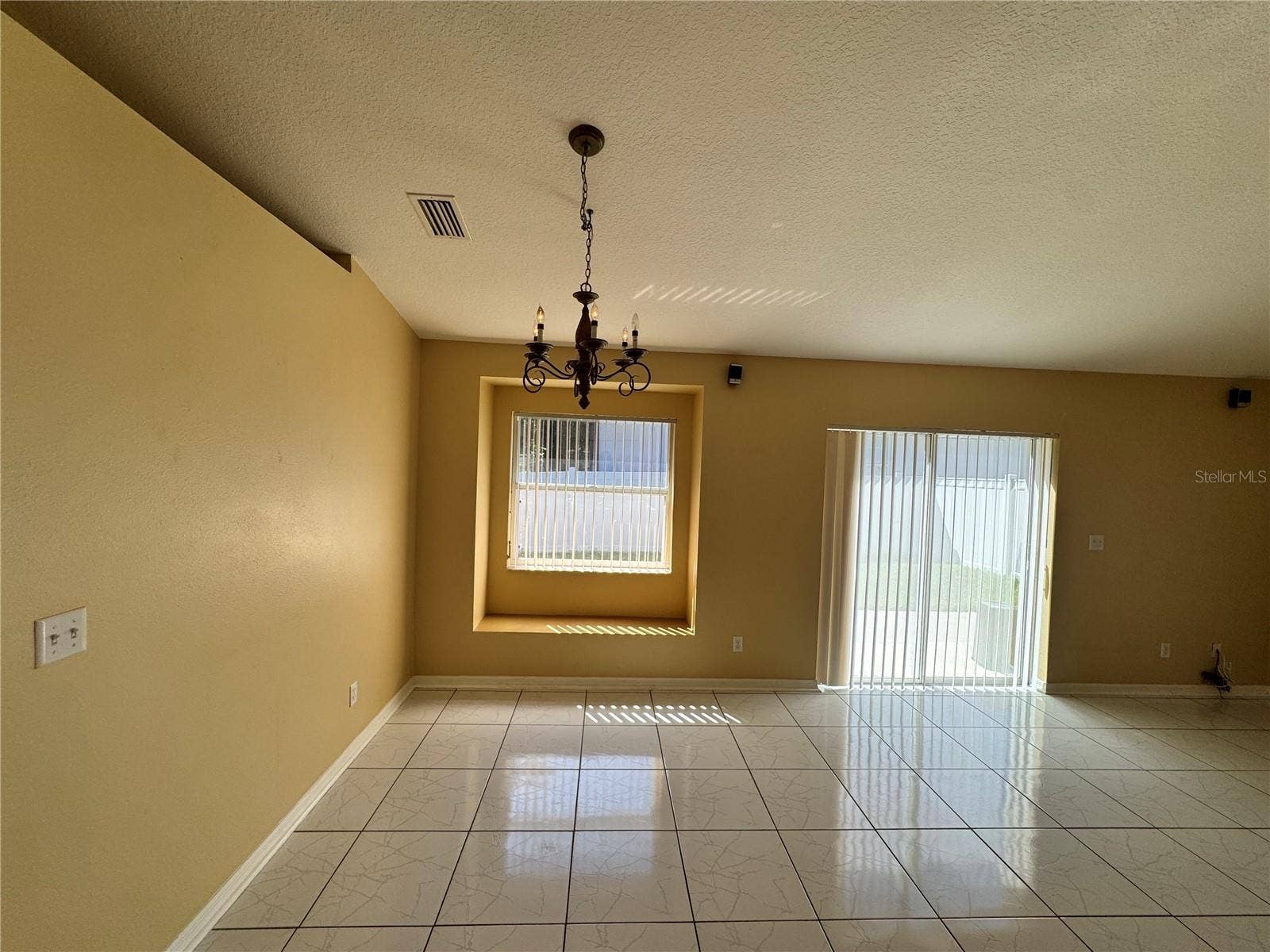 4707 RAMSHEAD DRIVE, Valrico, FL 33594 4707 RAMSHEAD DRIVE, Valrico, FL 33594