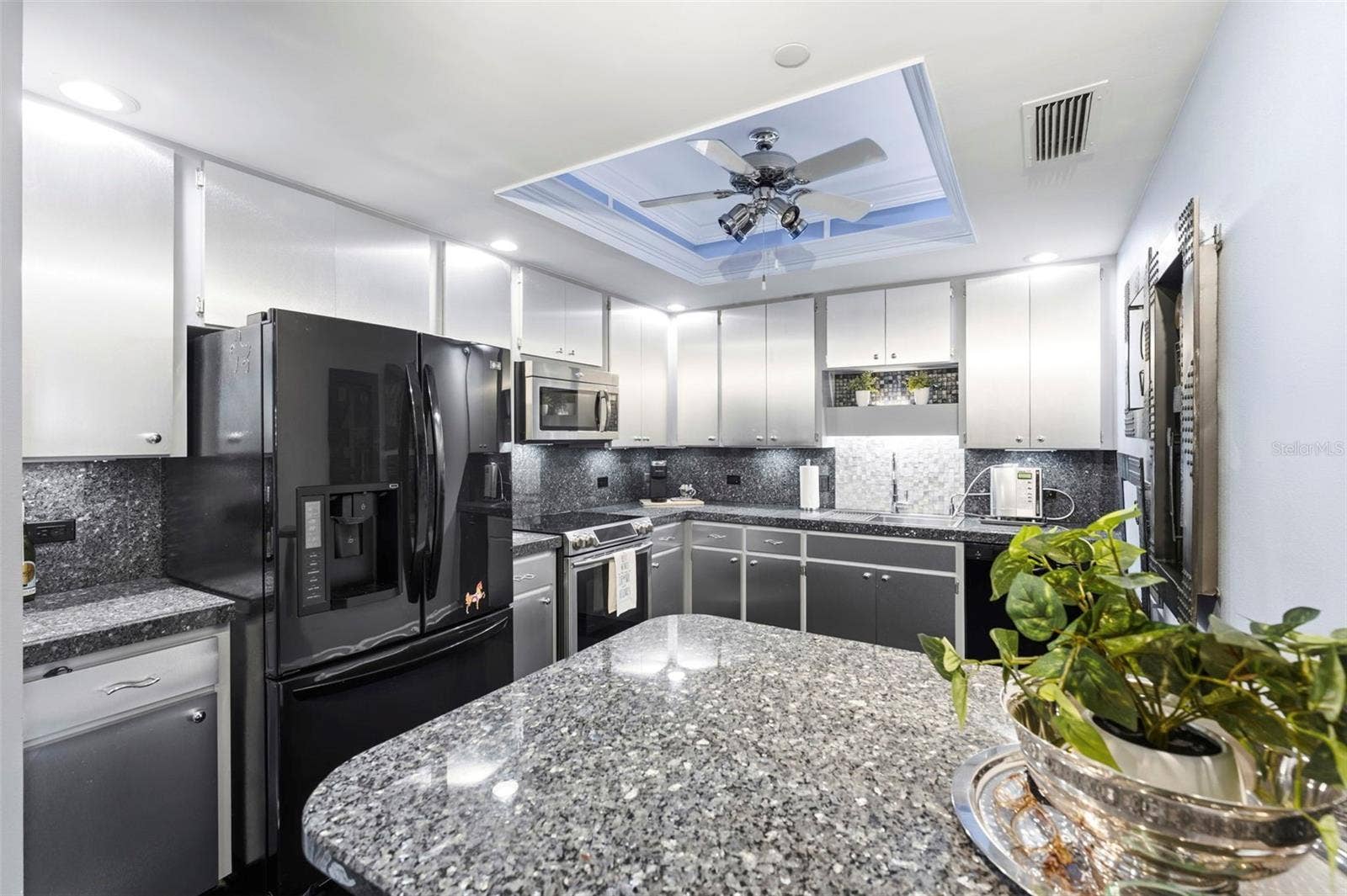 1 BEACH DRIVE SE, #2712, St Petersburg, FL 33701 1 BEACH DRIVE SE, #2712, St Petersburg, FL 33701