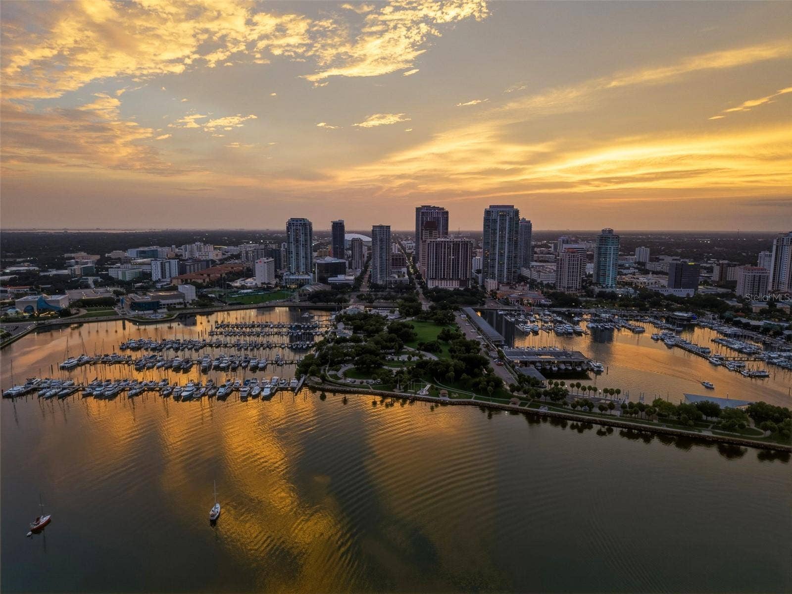 1 BEACH DRIVE SE, #2712, St Petersburg, FL 33701 1 BEACH DRIVE SE, #2712, St Petersburg, FL 33701