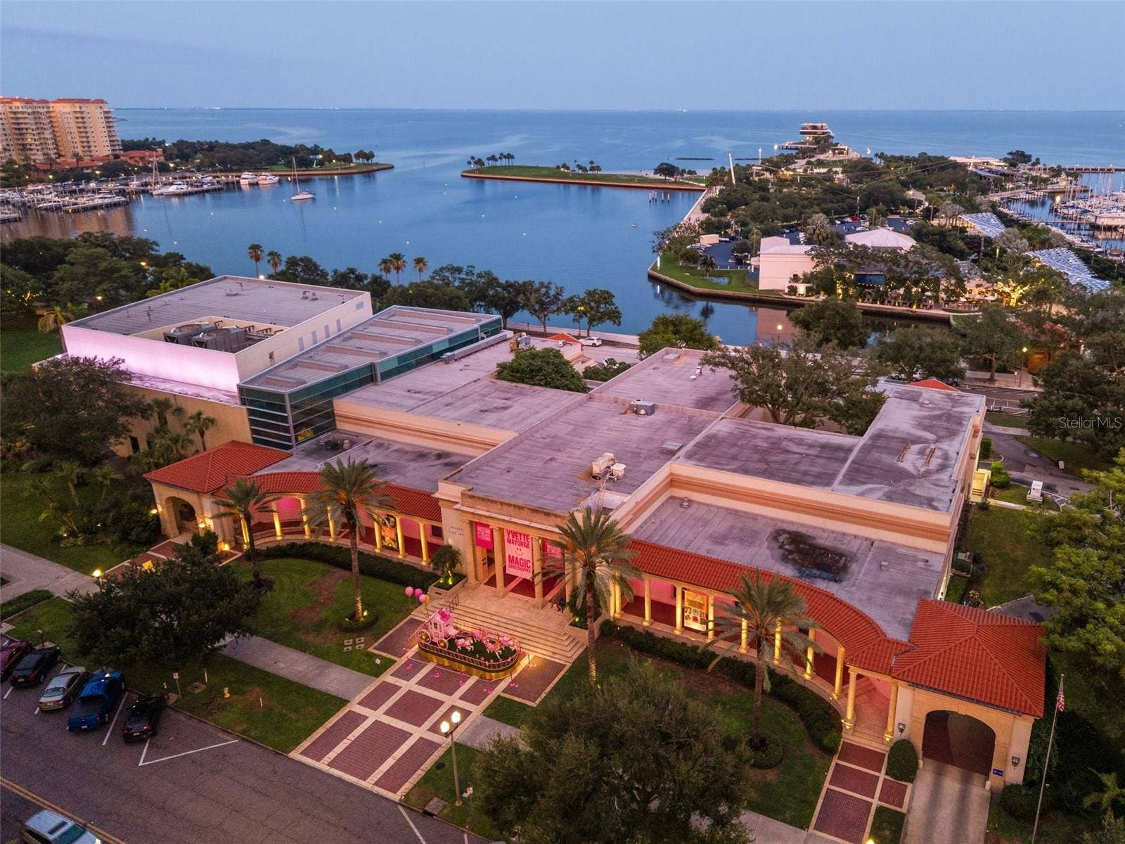 1 BEACH DRIVE SE, #2712, St Petersburg, FL 33701 1 BEACH DRIVE SE, #2712, St Petersburg, FL 33701