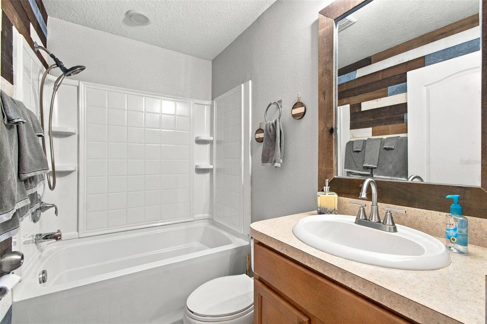 15412 QUAIL WOODS PLACE, Ruskin, FL 33573 15412 QUAIL WOODS PLACE, Ruskin, FL 33573