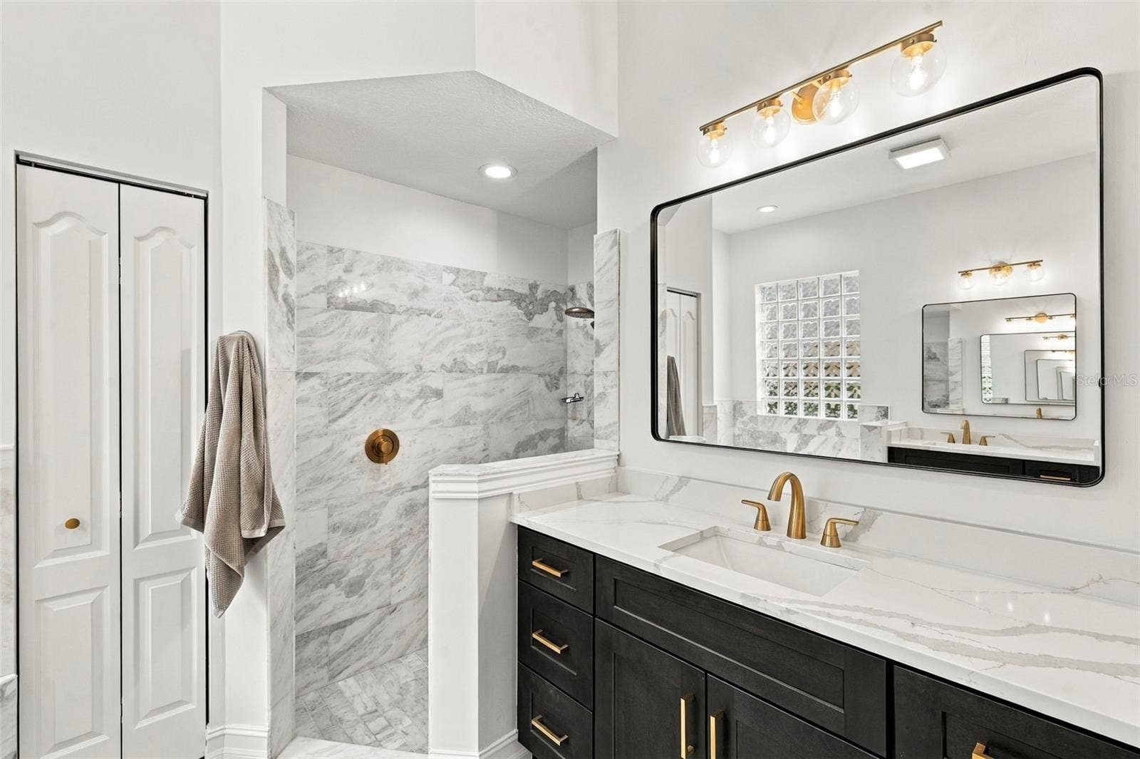 9925 SAGO POINT DRIVE, Seminole, FL 33777 9925 SAGO POINT DRIVE, Seminole, FL 33777