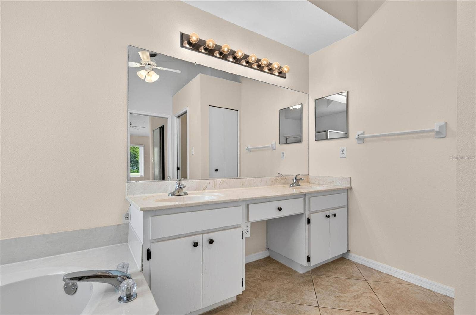 1704 TREMONT COURT, Sun City Center, FL 33573