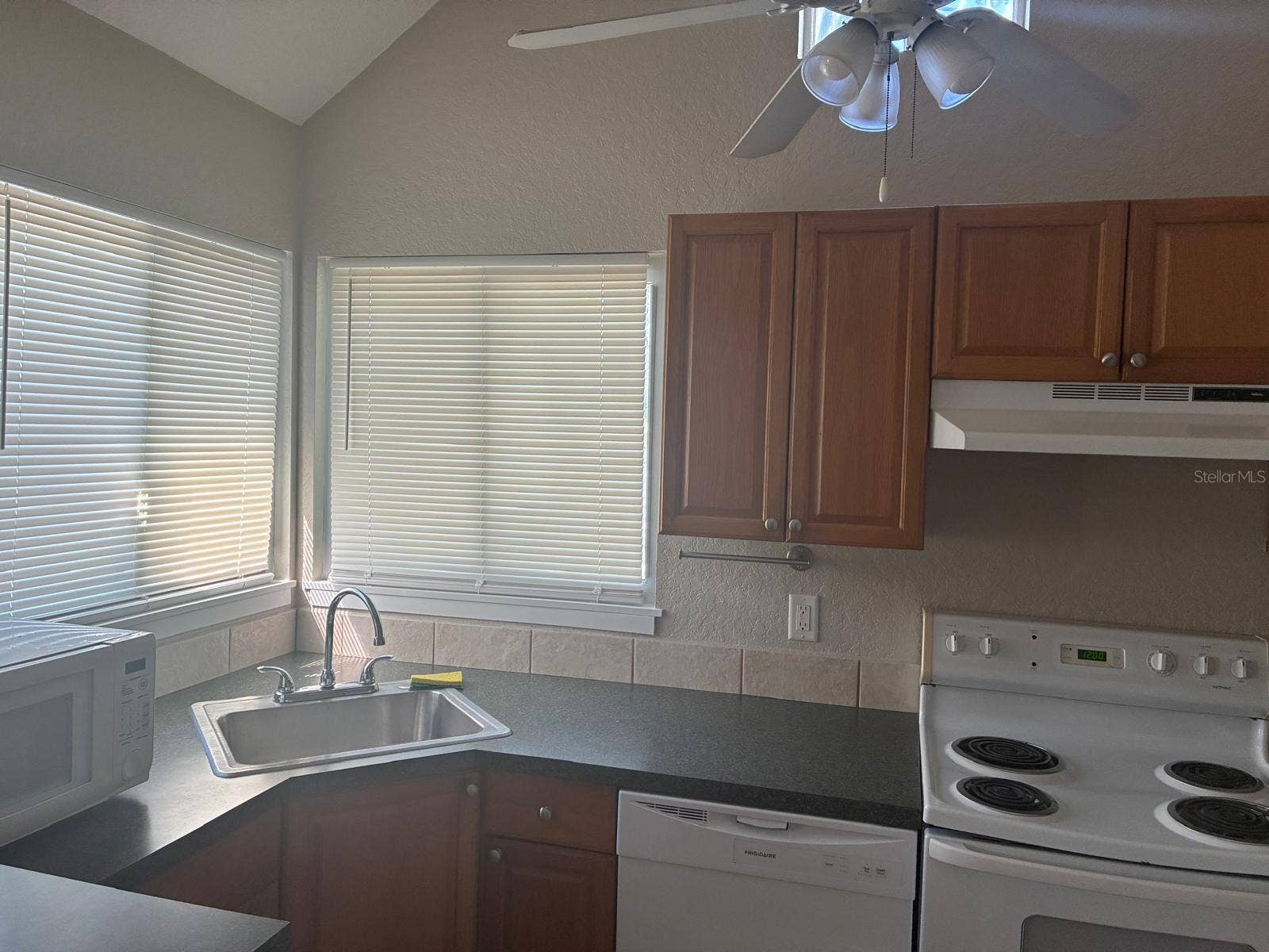 255 6TH AVENUE N, #5, St Petersburg, FL 33701 255 6TH AVENUE N, #5, St Petersburg, FL 33701