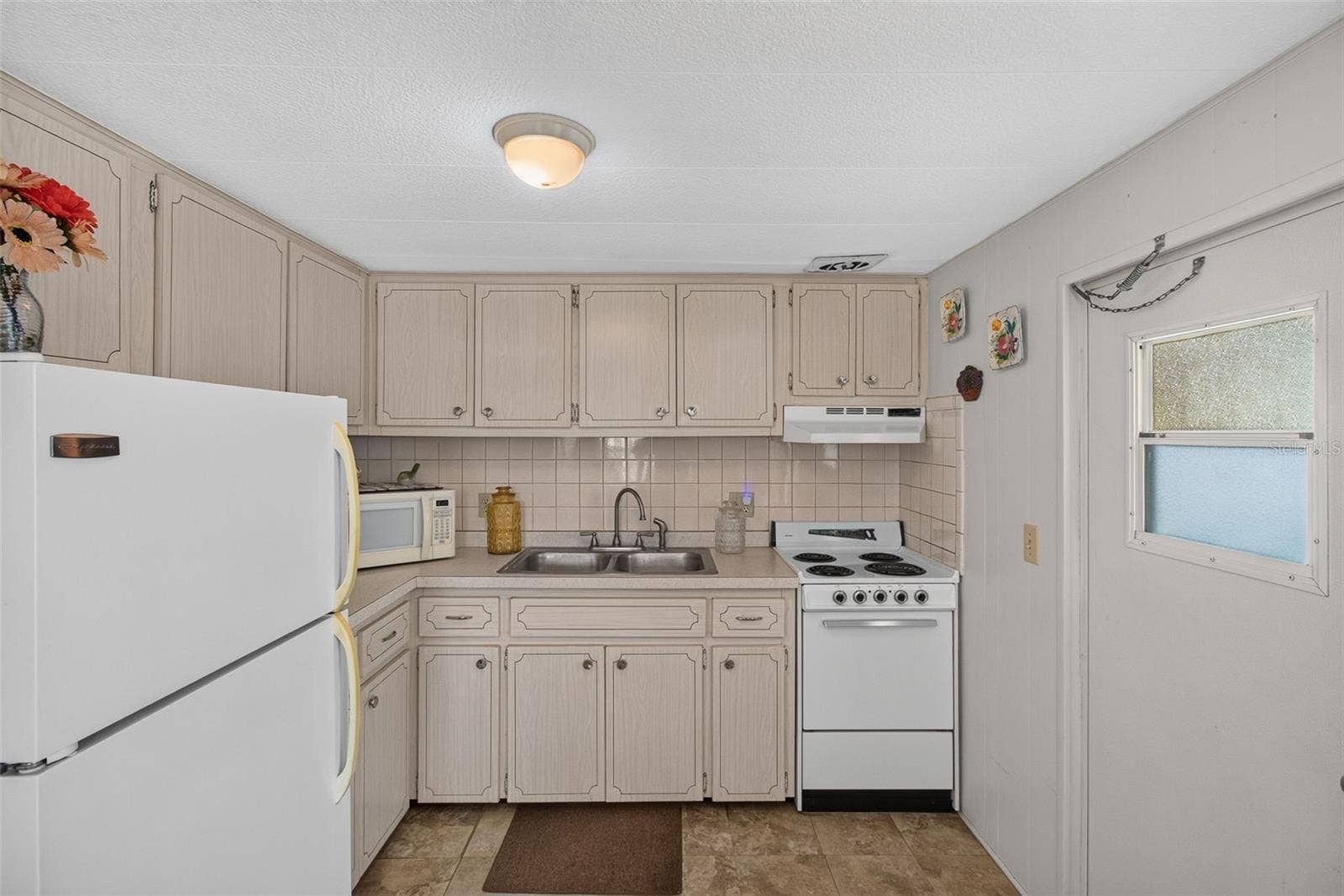 2000 E BAY DRIVE, #87, Largo, FL 33771 2000 E BAY DRIVE, #87, Largo, FL 33771