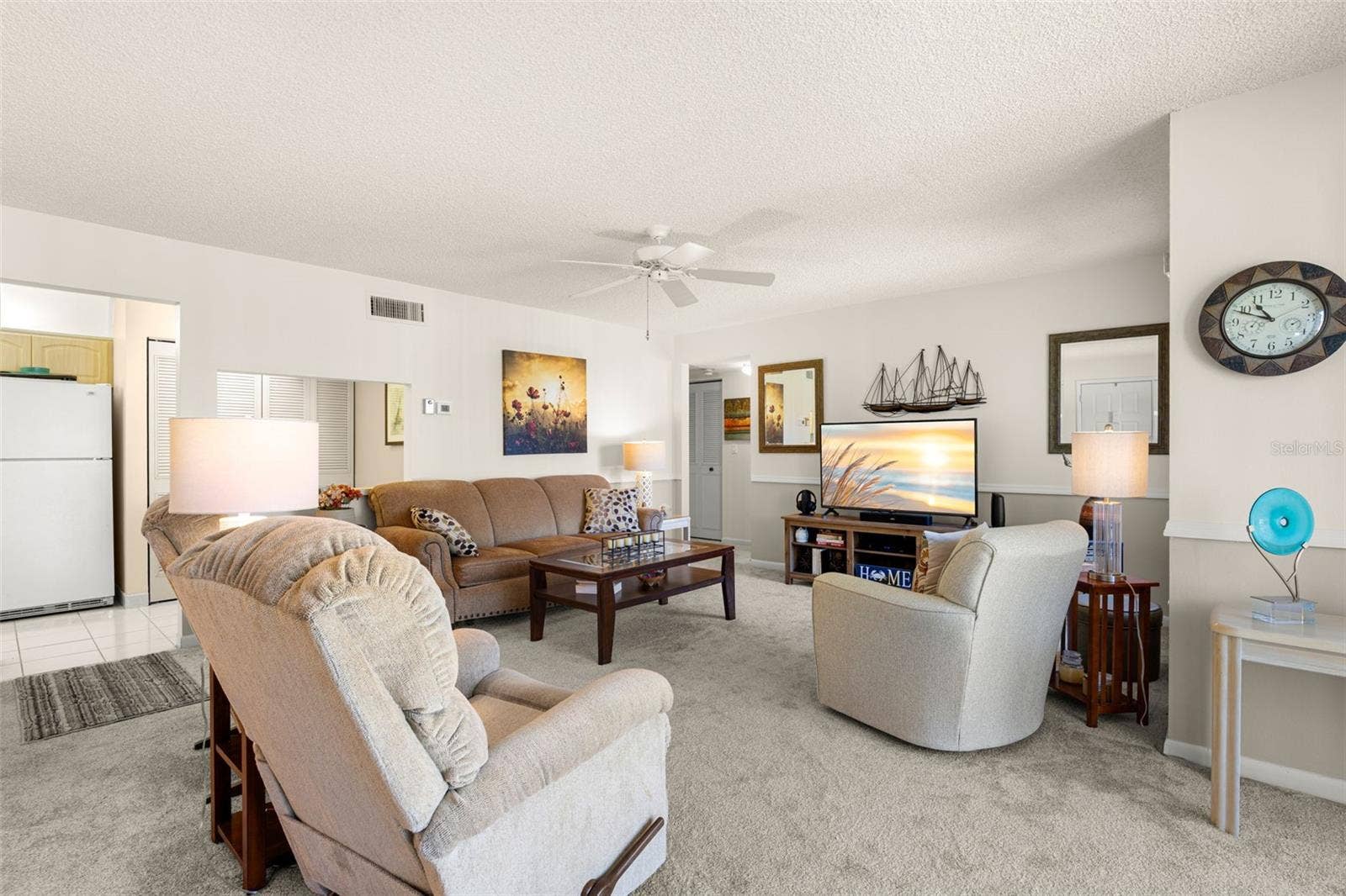 1708 PINE RIDGE WAY E, #B2, Palm Harbor, FL 34684 Living Room