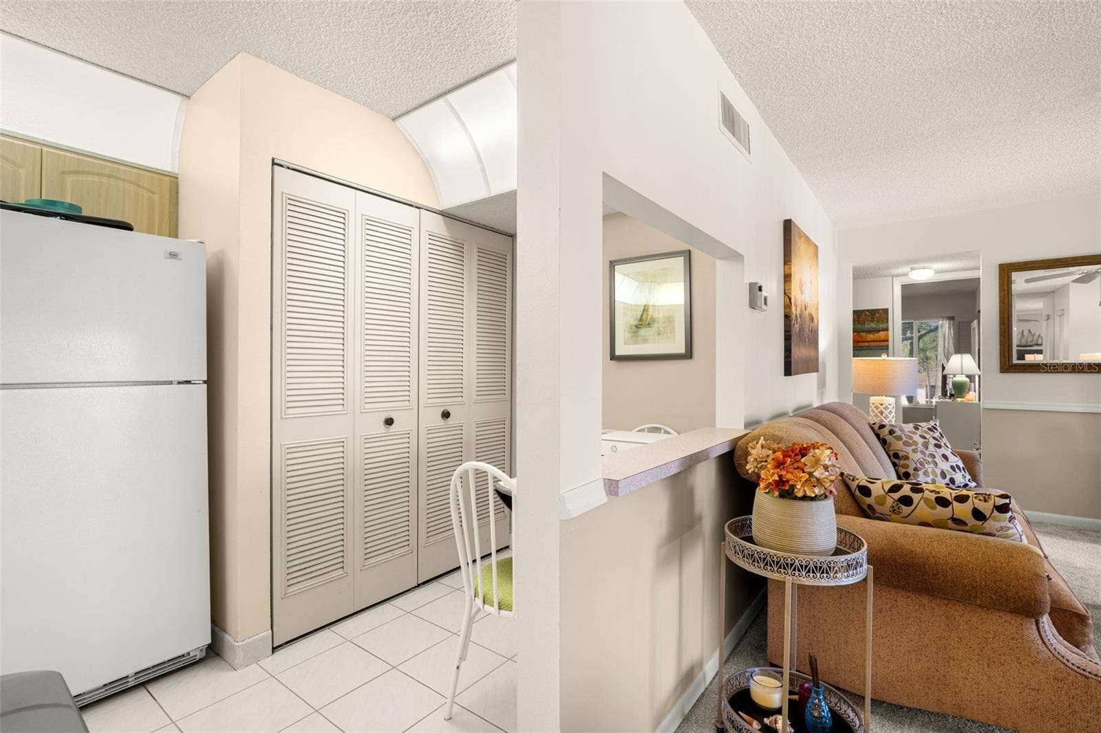 1708 PINE RIDGE WAY E, #B2, Palm Harbor, FL 34684 Eat in kitchen
