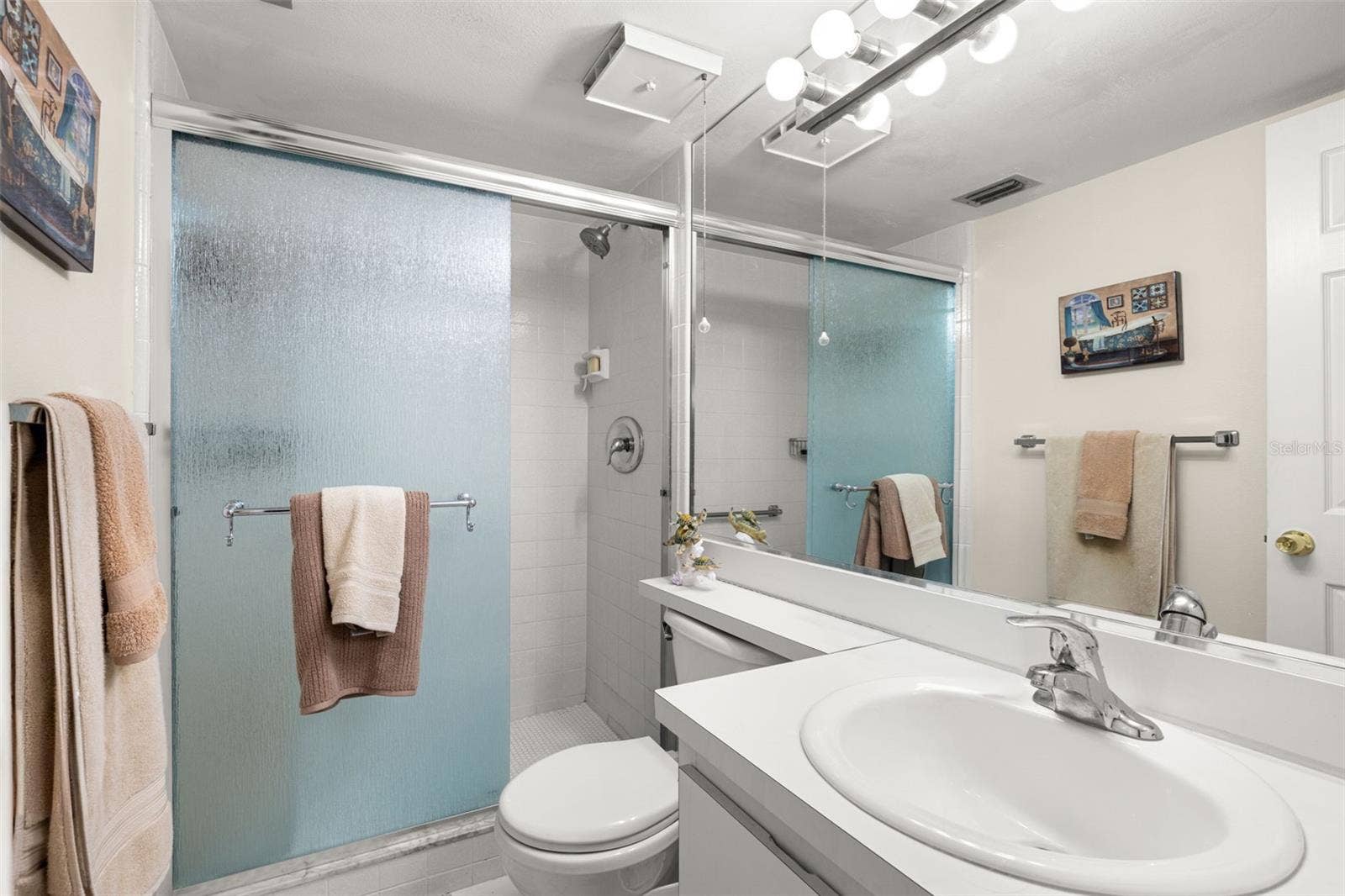 1708 PINE RIDGE WAY E, #B2, Palm Harbor, FL 34684 Ensuite shower