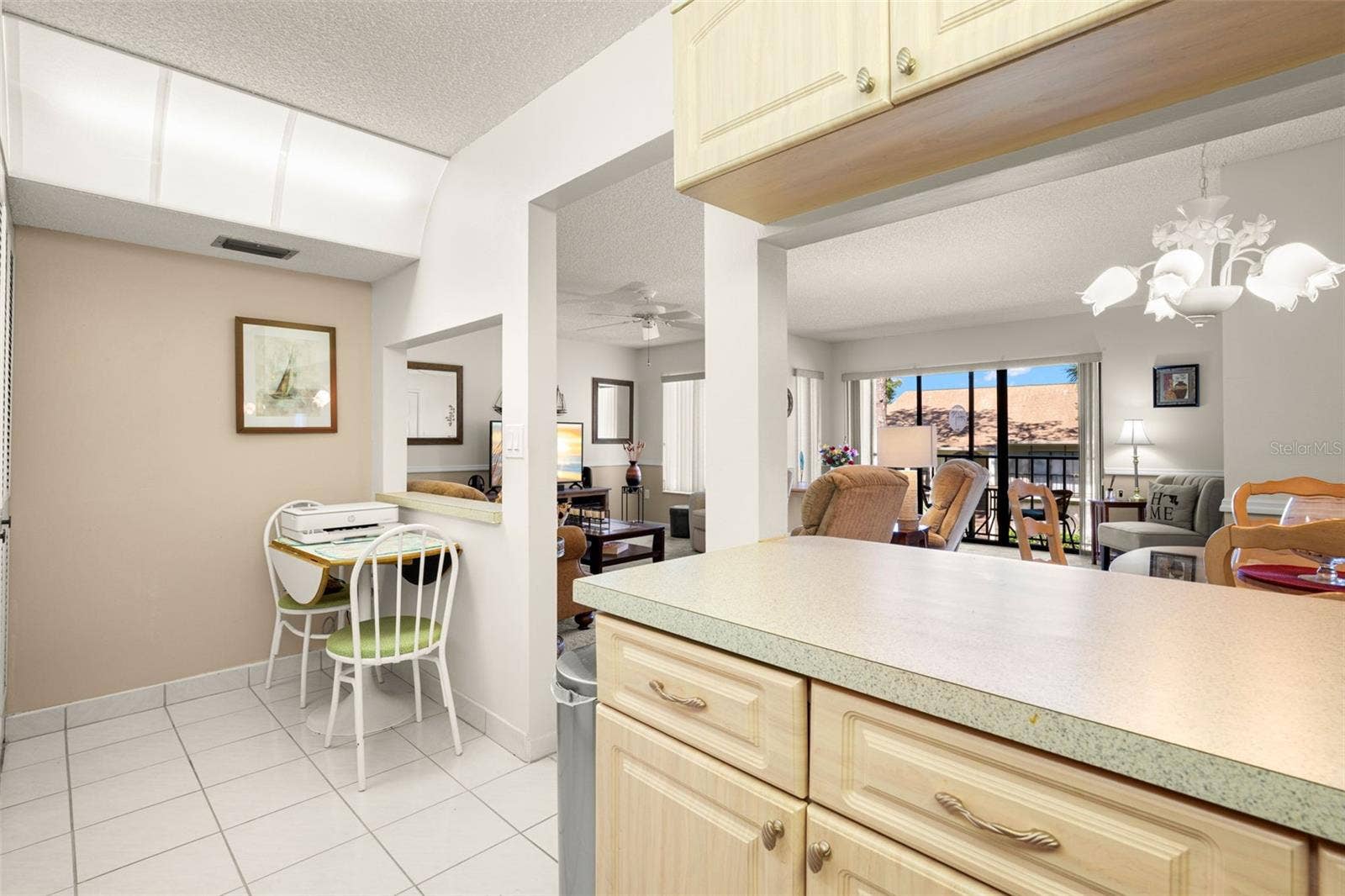 1708 PINE RIDGE WAY E, #B2, Palm Harbor, FL 34684 Guest bathroom