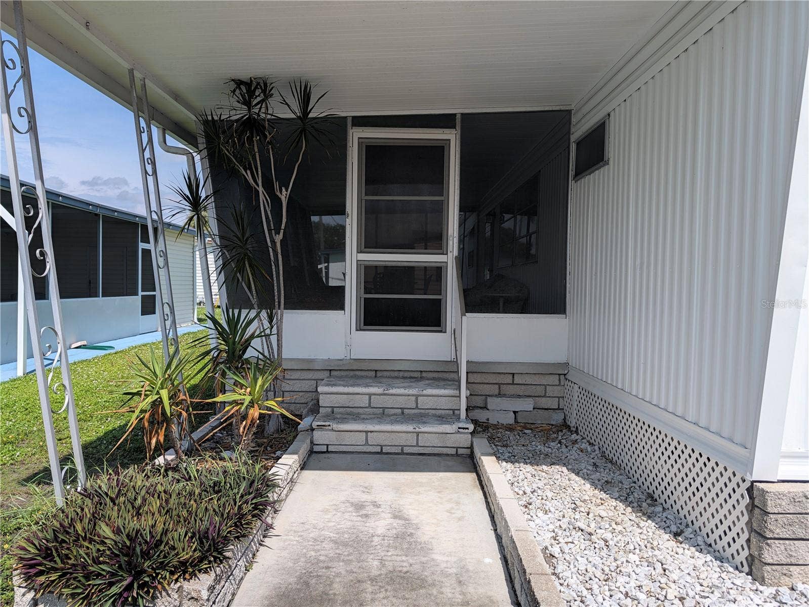 Entrance to large screened room.