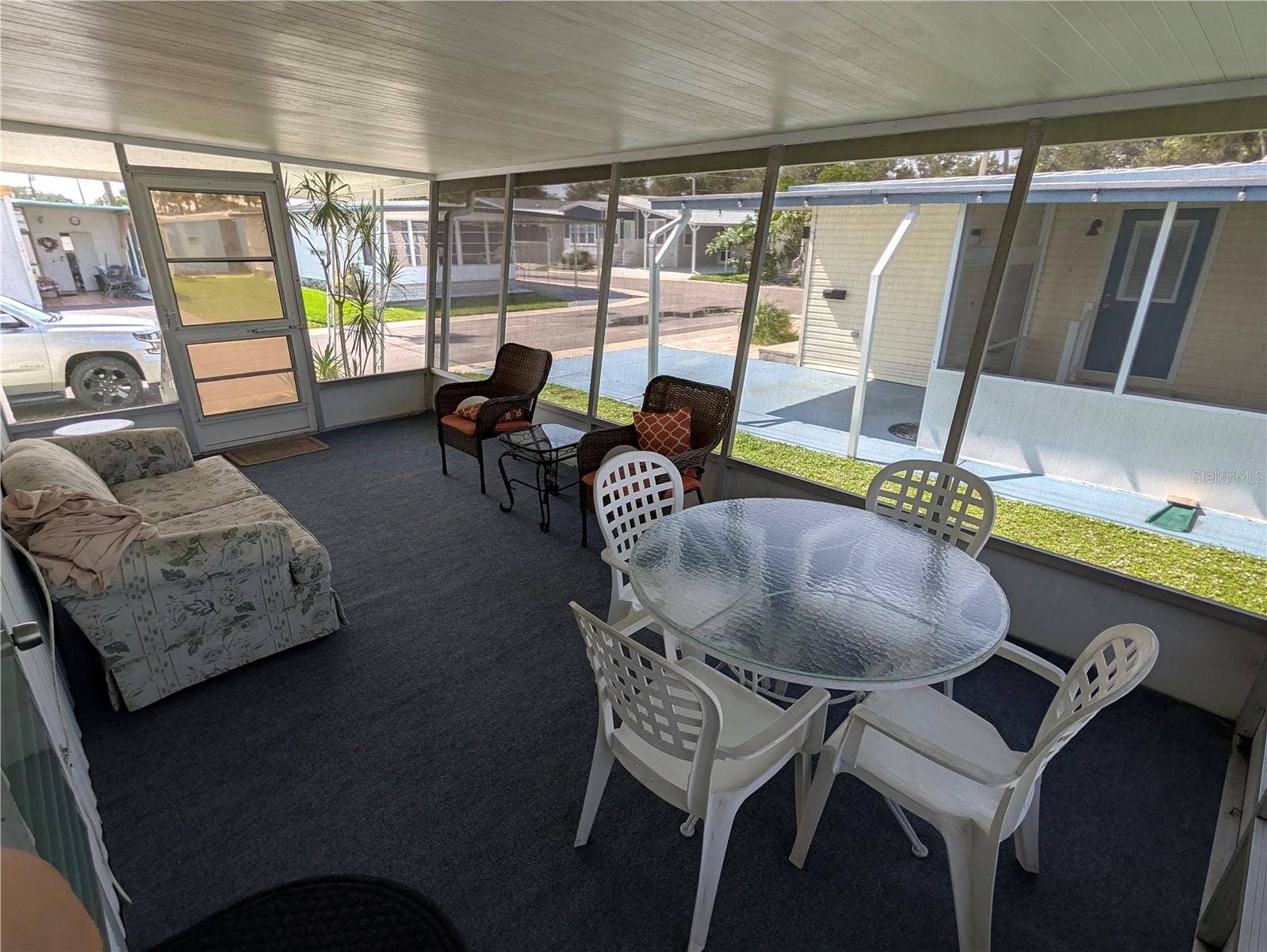 Screen room with new outdoor carpet