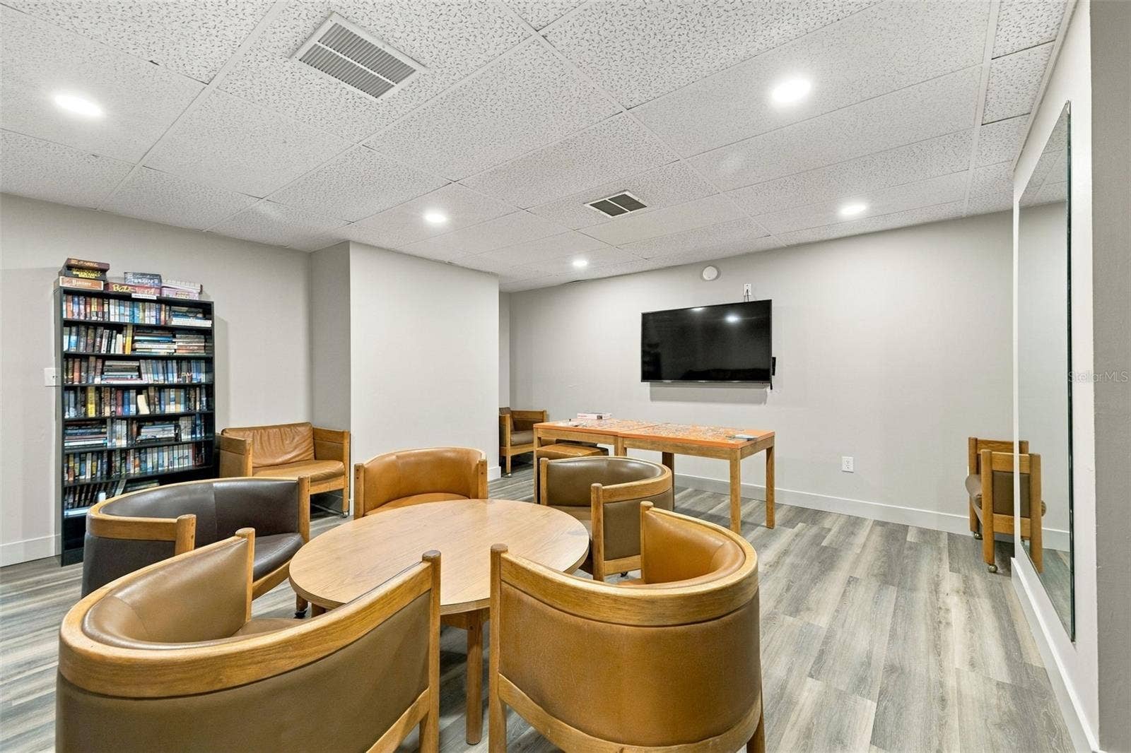 98 S HIGHLAND AVENUE, #1302, Tarpon Springs, FL 34689 98 S HIGHLAND AVENUE, #1302, Tarpon Springs, FL 34689