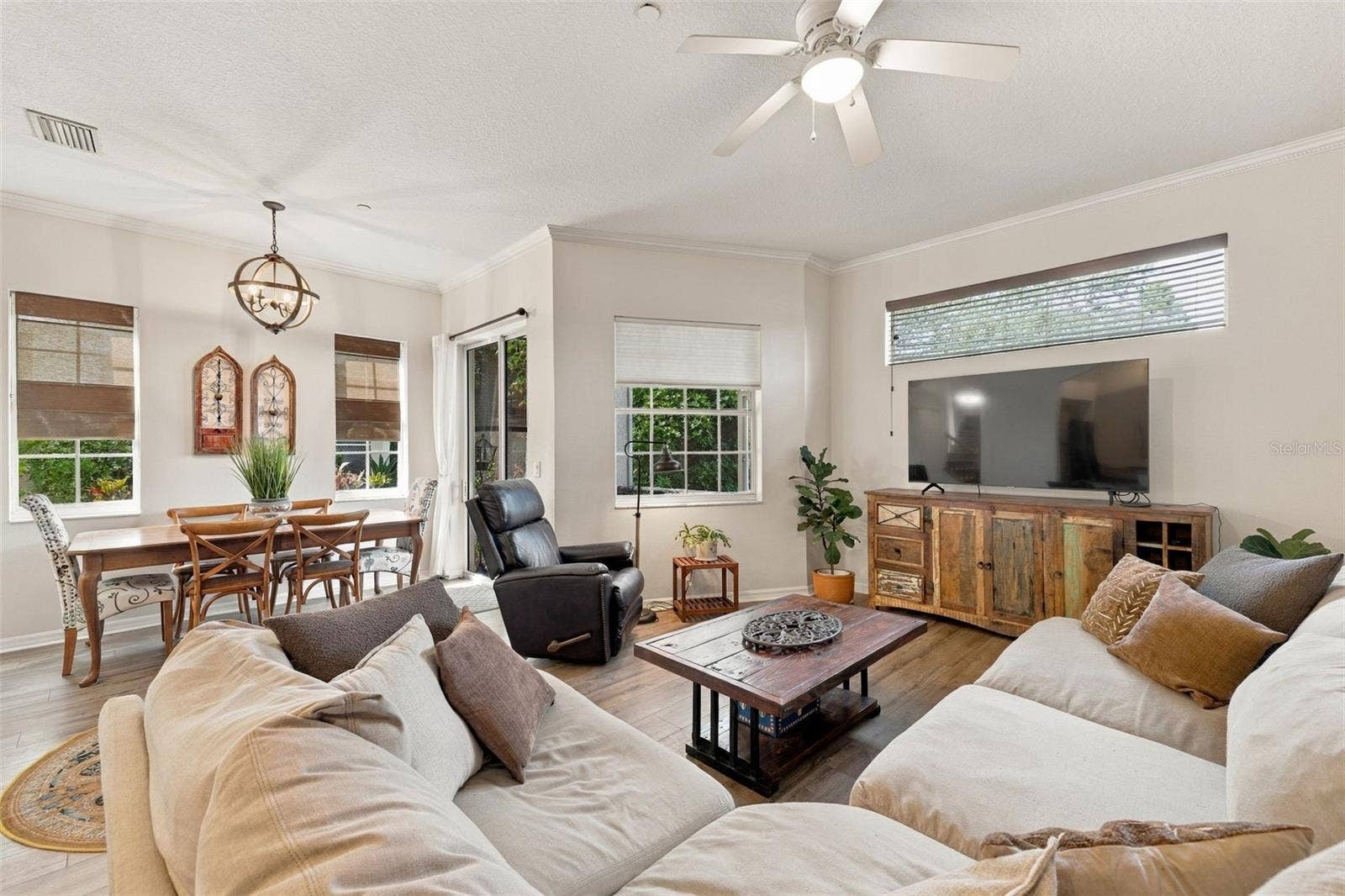 98 S HIGHLAND AVENUE, #1302, Tarpon Springs, FL 34689 98 S HIGHLAND AVENUE, #1302, Tarpon Springs, FL 34689