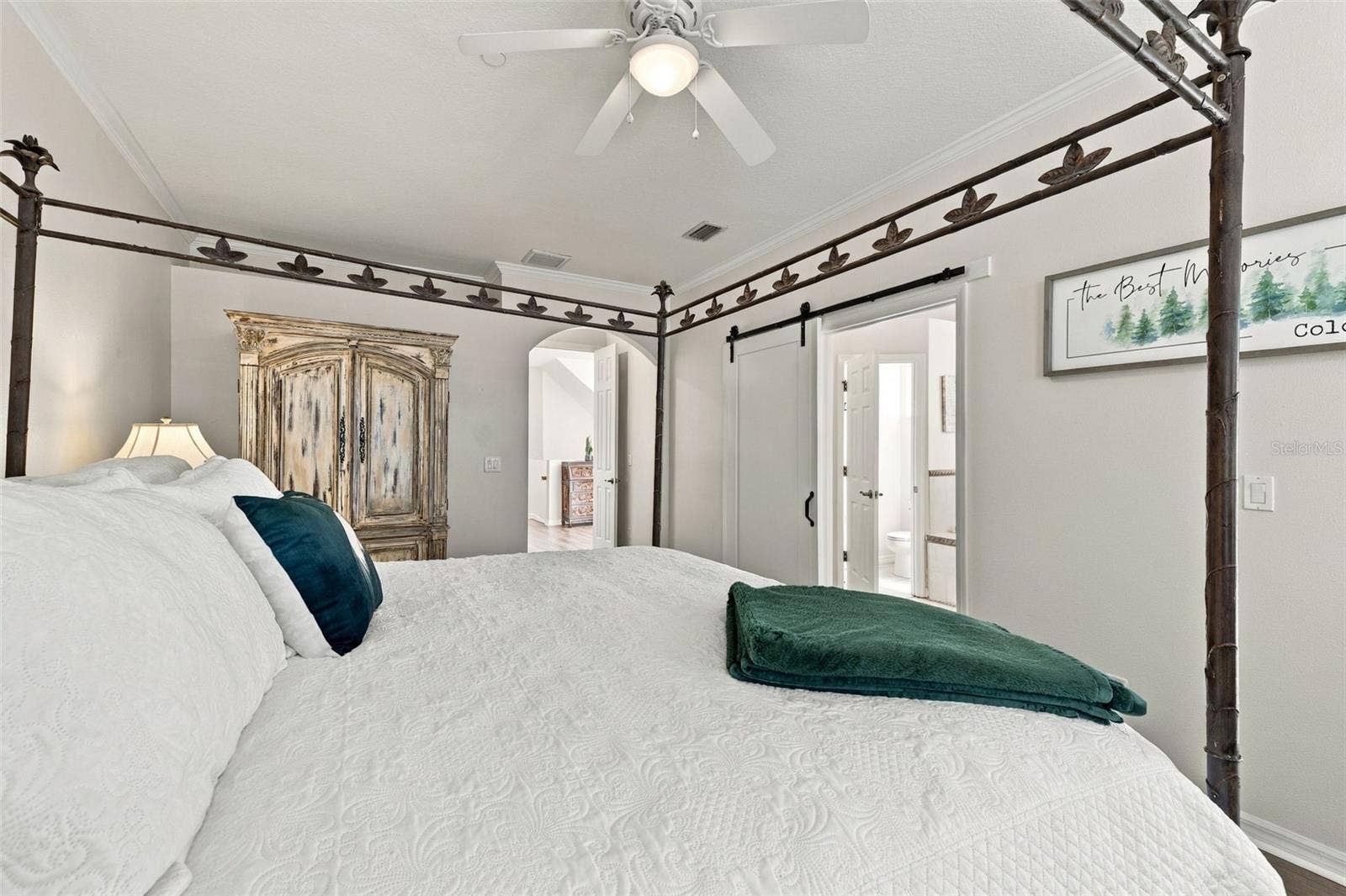 98 S HIGHLAND AVENUE, #1302, Tarpon Springs, FL 34689 98 S HIGHLAND AVENUE, #1302, Tarpon Springs, FL 34689