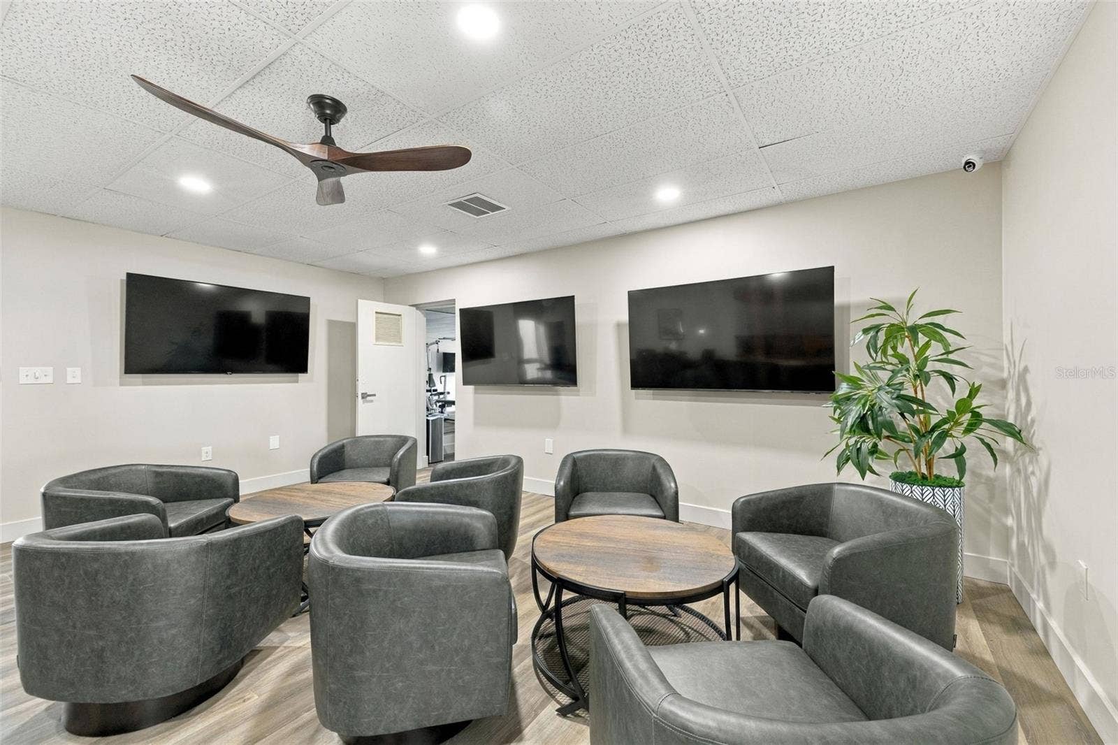 98 S HIGHLAND AVENUE, #1302, Tarpon Springs, FL 34689 98 S HIGHLAND AVENUE, #1302, Tarpon Springs, FL 34689