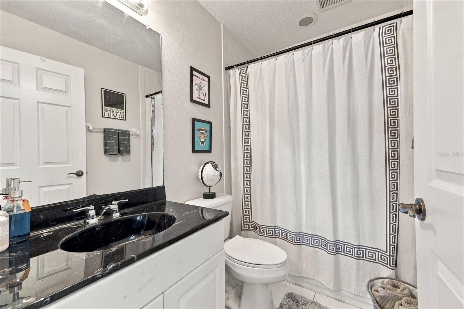 98 S HIGHLAND AVENUE, #1302, Tarpon Springs, FL 34689 98 S HIGHLAND AVENUE, #1302, Tarpon Springs, FL 34689