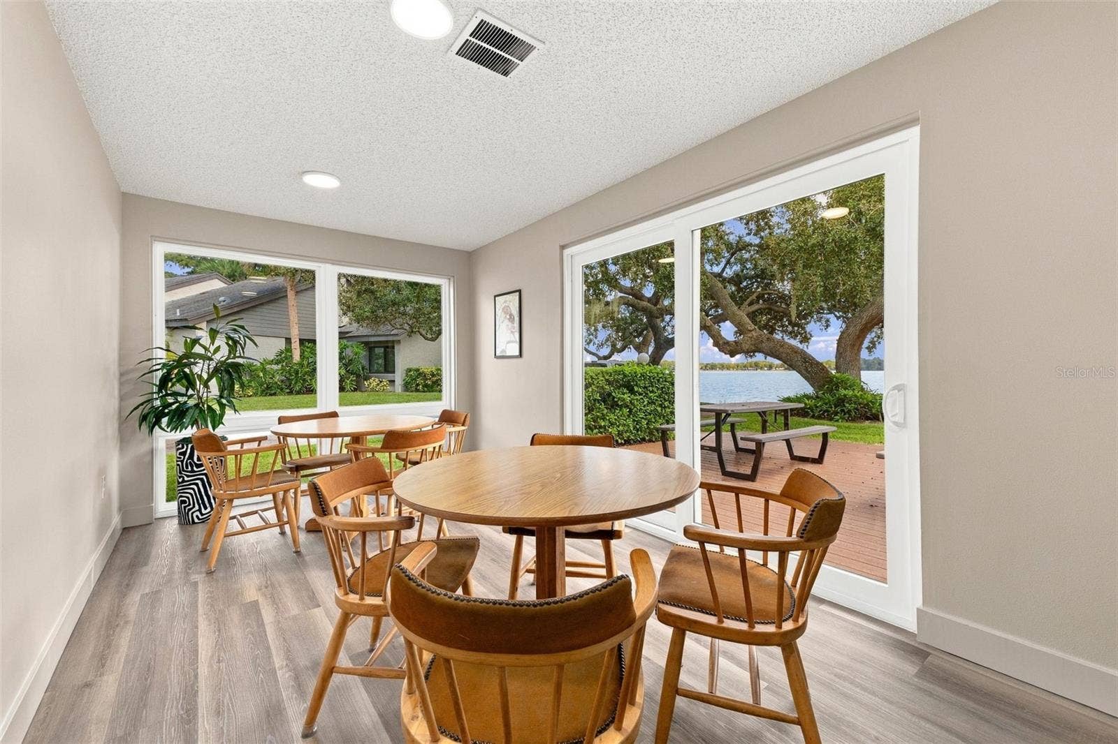 98 S HIGHLAND AVENUE, #1302, Tarpon Springs, FL 34689 98 S HIGHLAND AVENUE, #1302, Tarpon Springs, FL 34689