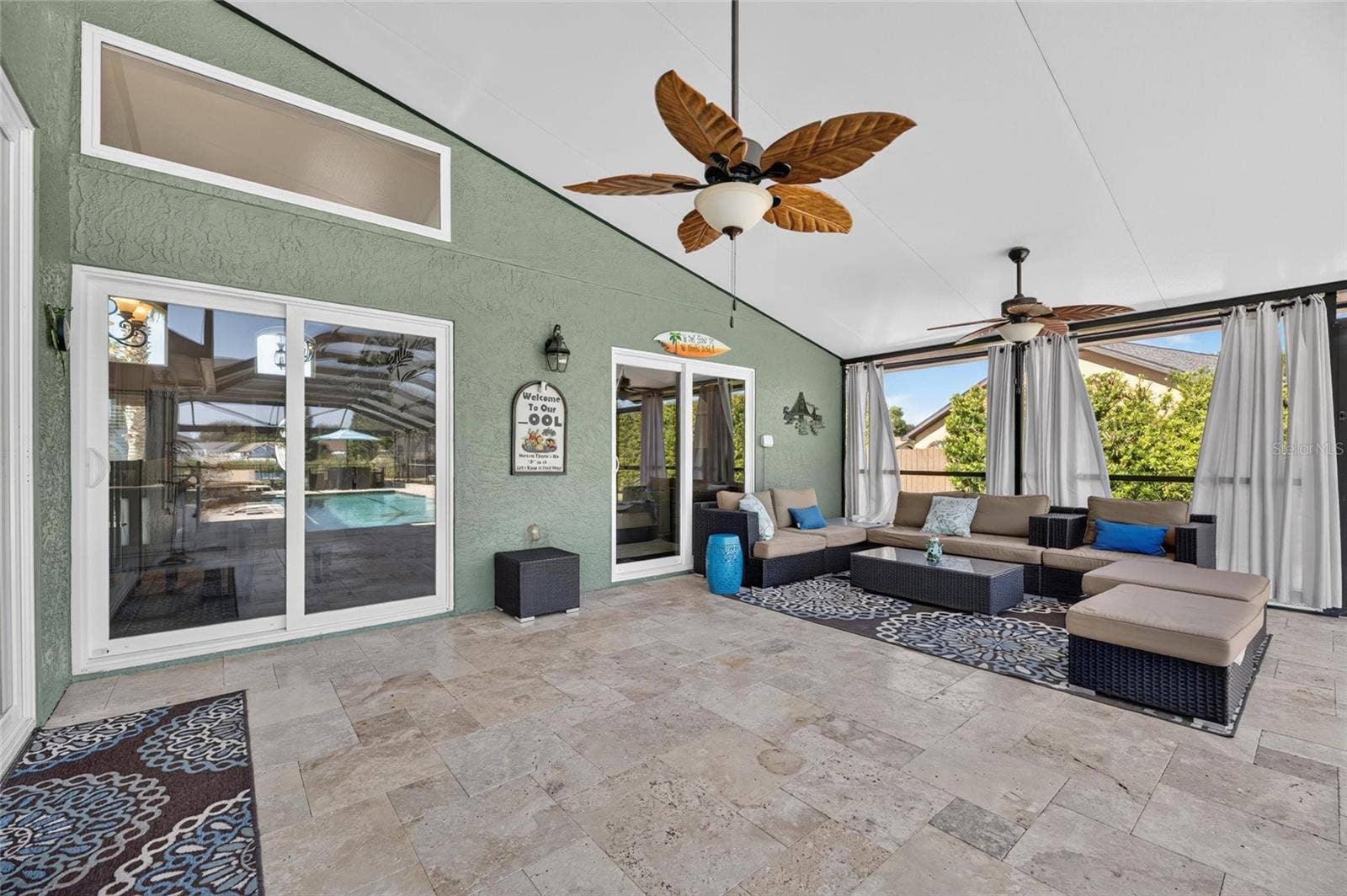 covered lanai/patio area